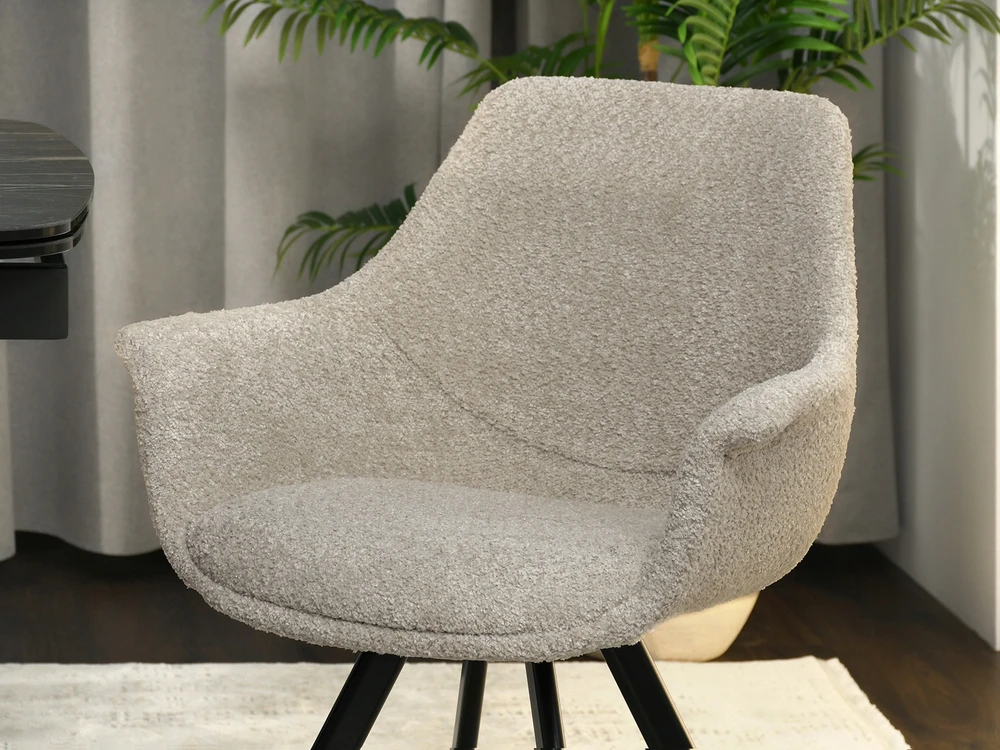 Mebel Partner KIAUŠINĖ KĖDĖ SU RANKŲ ATRAŠKAIS MAIRAUS AUDINIO BOUCLE MIRA BEIGE