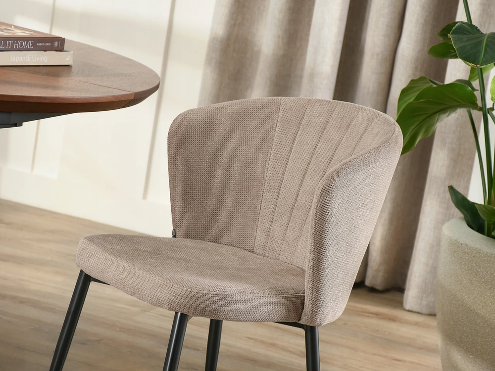 Mebel Partner LABAI PATOGI, LENGVA, MINKŠTA KĖDĖ IŠ BEIGE ZITA AUDINIO PATALPŲ SVETAINEI