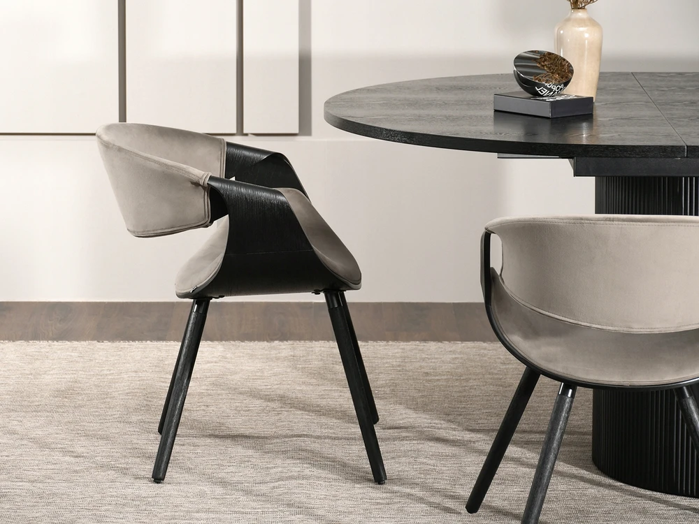 Mebel Partner MADINGA ELEGANTI KĖDĖ IŠ MEDINĖS faneros Veliūras, lenktas juodas smėlio spalvos