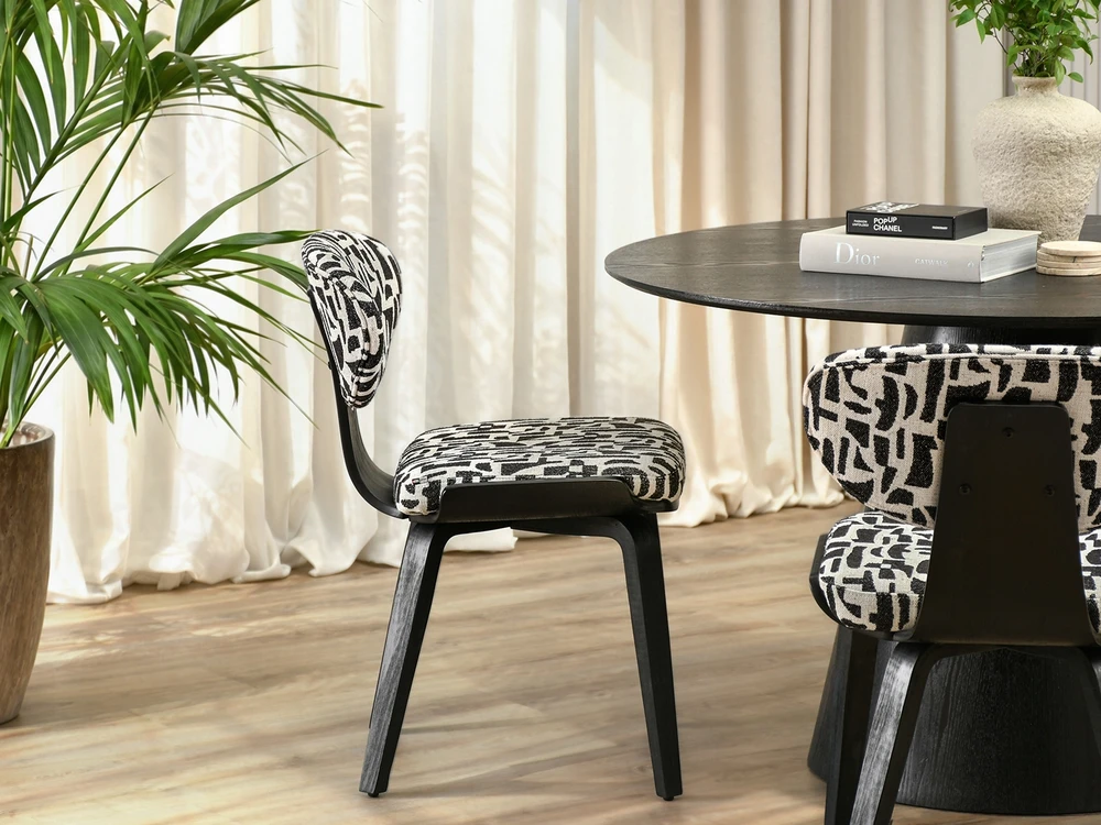 Mebel Partner MADINGA KĖDĖ SU UNIKALUS GEOMETRINIS RAŠTAS JULIO CREAM Juodas