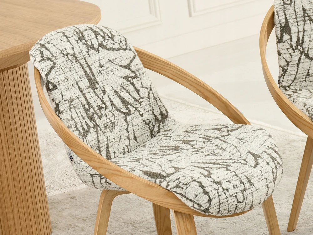 Mebel Partner MEDINĖS MINŠTUOTOS KĖDĖS SU LAPŲ EFEKTO KREMINIO PILKA LAGOS ĄŽUOLO KOJA