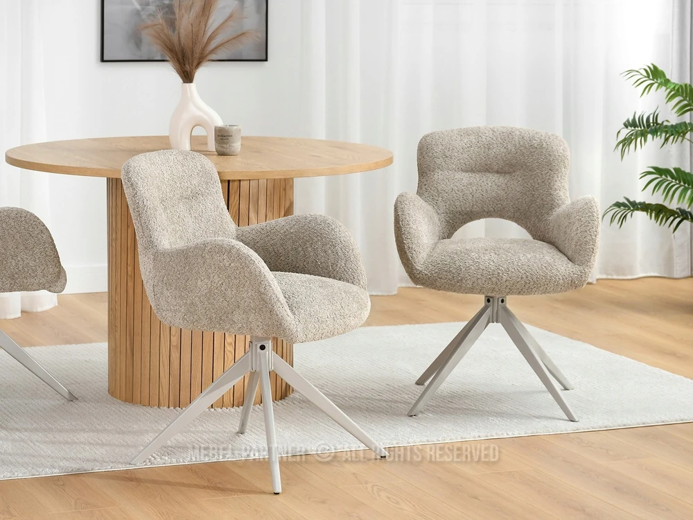 Mebel Partner MINKŠTA SUKAMA KĖDĖ IŠ miletinio smėlio spalvos MOTERIŠKO AUDINIO ANT PILKOS KOJĖS