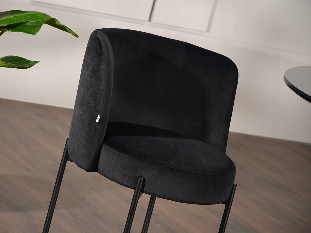 Mebel Partner MODERNI CHARLOT Juodas VELIURINĖ KĖDĖ SU KIBIŠIU VALGOMUI