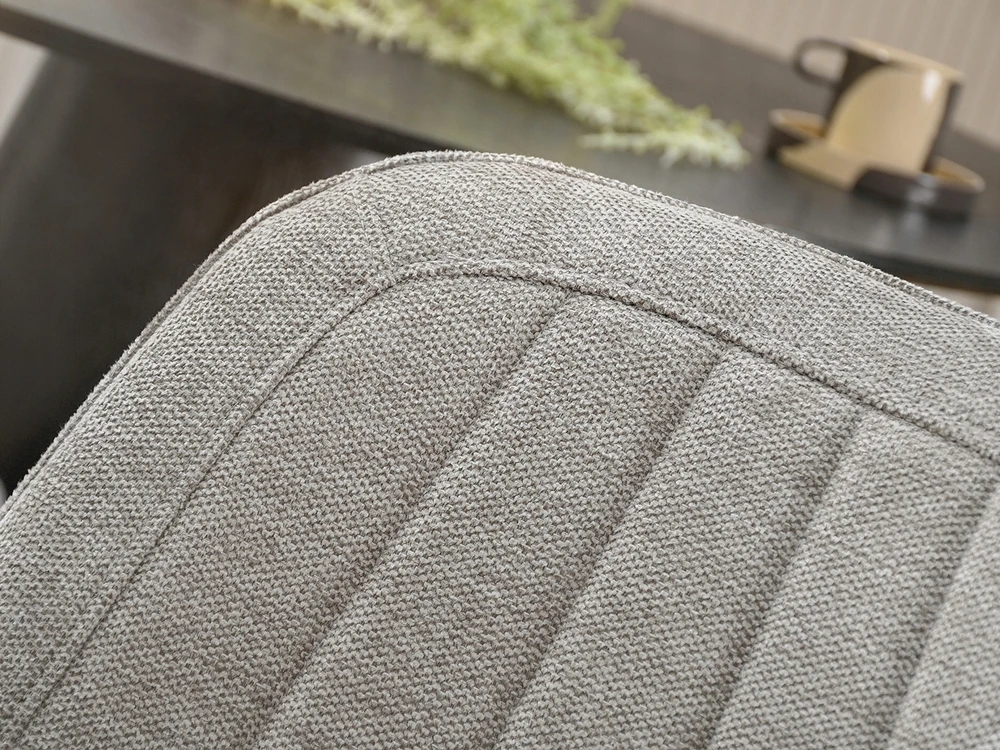 Mebel Partner MODERNI PATOGI KĖDĖ SĖDĖTI ANT DEKORATYVIO PAGRINDO, ERNEST, PILKA