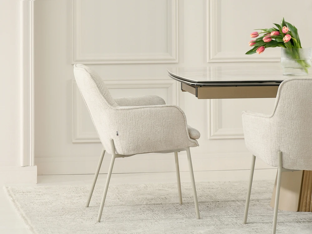 Mebel Partner PATOGI KAUŠINĖ KĖDĖ SU RANKŲ ATRANKAIS BEIGE RAFIR BEIGE