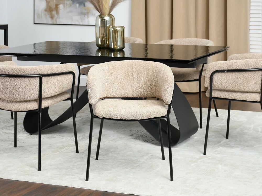 Mebel Partner PATOGI SORIN BOUCLE BEIGE KŪDINĖ KĖDĖ ANT JUODO VALGAMOJO PAGRINDO