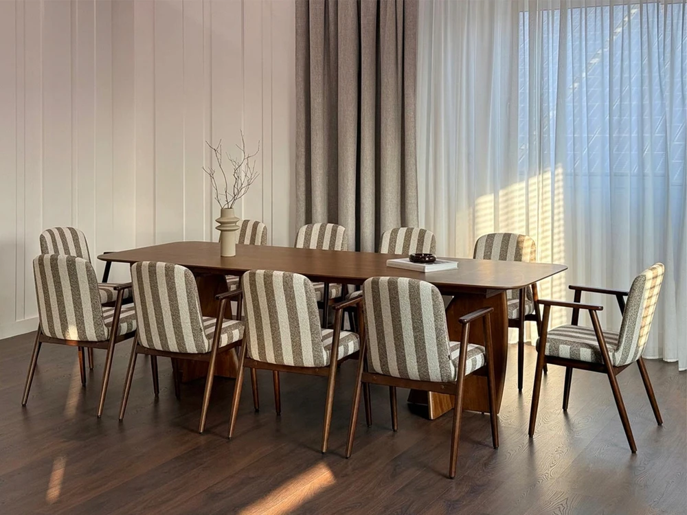 Mebel Partner SMĖLĖS RUDOS KĖDĖS SU ŠENILINIO JUOSTELĖMIS SU RANKŲ ATRAŠKAIS