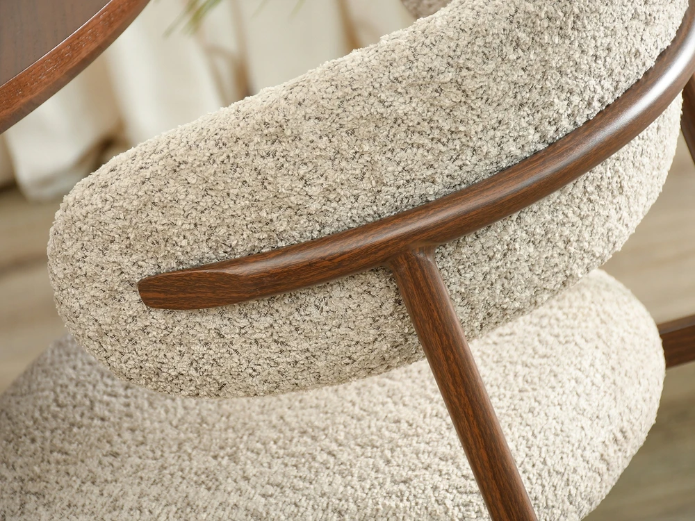 Mebel Partner STILINGA VALGOMO KĖDĖ SU APVALINTA NUGARA TAMSIAI BEIGE IZOLDA GRAIKIŲ RIEŠUTĖ