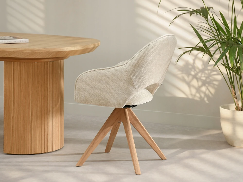 Mebel Partner SUKIAMOSIOS VALGOMO KĖDĖS IŠ SMILIAUS smėlio spalvos AUDINIO LEONOR Ąžuolo koja