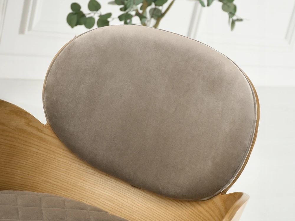 Mebel Partner VELIURINĖ KĖDĖ IŠ lenktos MEDIENOS SU PATOGIAIS RANKIAIS ARIA OAK EEŻ