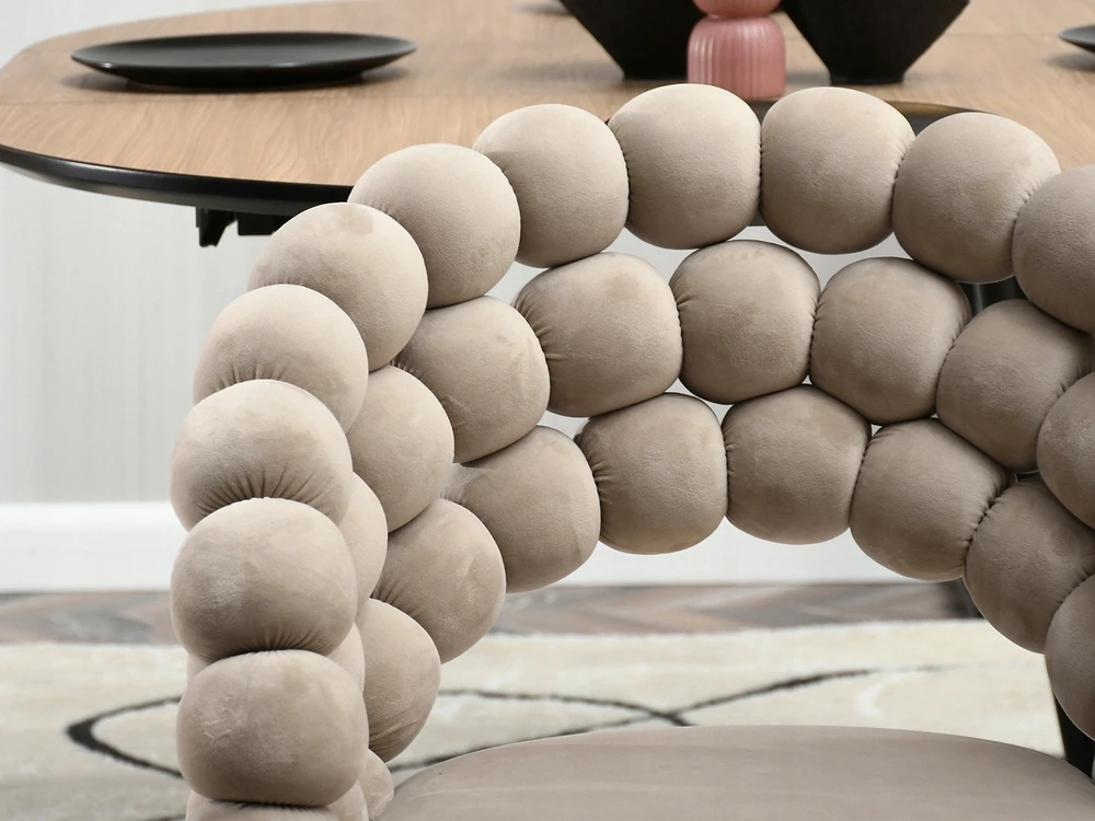 Mebel Partner VELIŪRINĖ KĖDĖ SU BURBULIUOTA ATGARA LUCY BEIGE BURBULU ANT JUODŲ KOJŲ