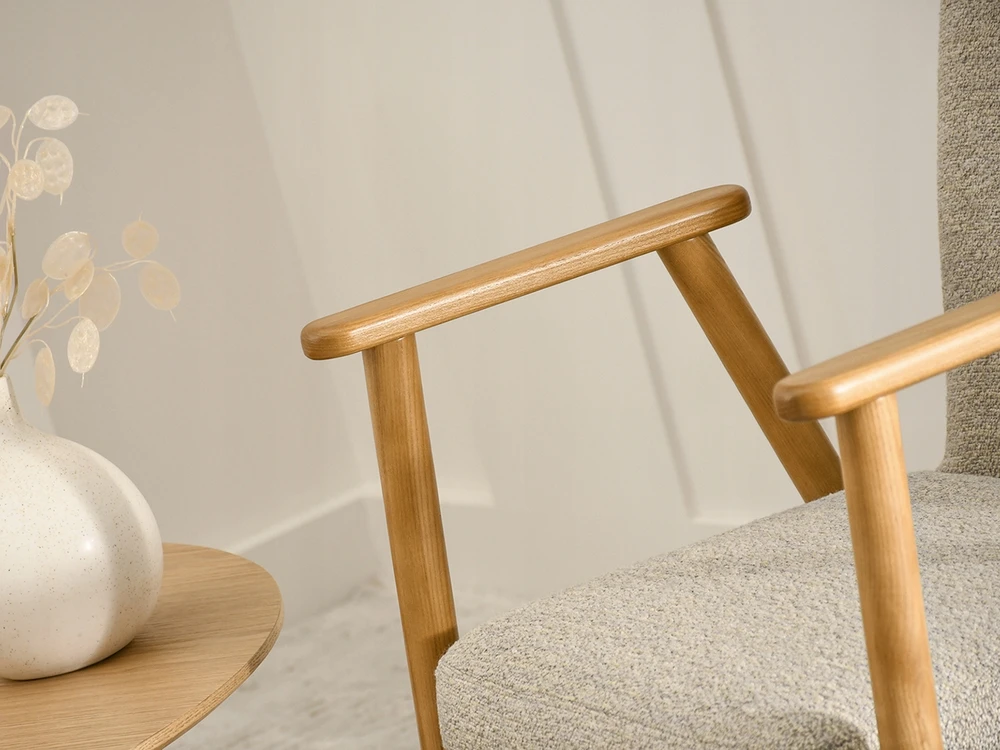 Mebel Partner VINTAGE STILIAUS KĖDĖ SU Ąžuolo porankiais LOFOT BEIGE BOUCLE
