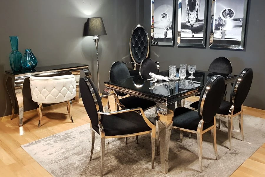 Meblomoda Glamour Ludwik stiliaus kėdė, aptraukta sidabrine bagažine