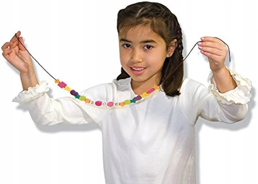 Medinių karoliukų vėrimo rinkinys su raidėmis Melissa & Doug