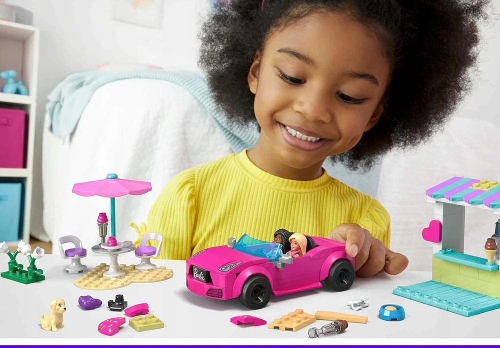 Mattel Mega Bloks Barbie Blocks kabrioleto rinkinys ir ledų stovas HPN78