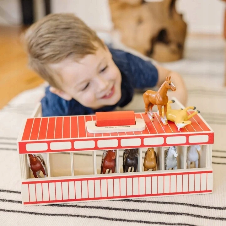 Melissa & Doug Arklidė, 8 gardai, mediniai, arklidės žaislų komplektas, arkliukai 3+