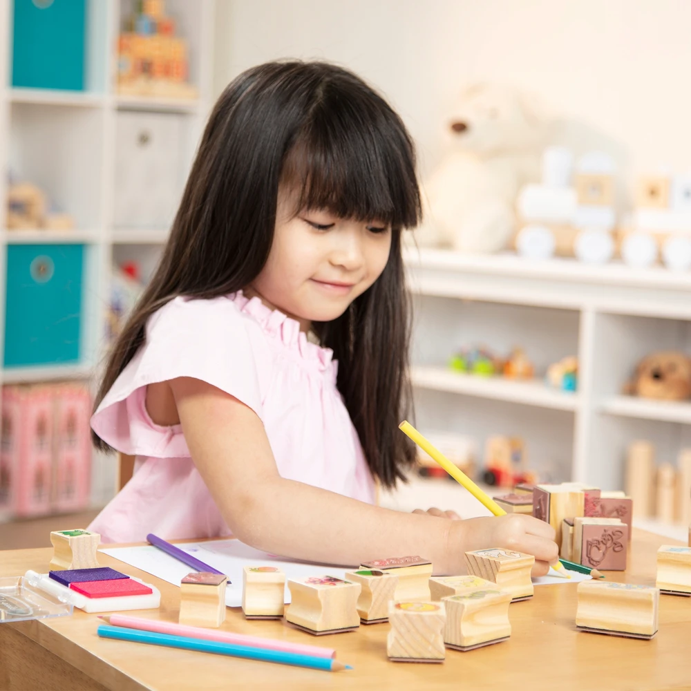 Dėlionė MELISSA & DOUG žaidimų rinkinys „Stamp-a-Scene-Fėjų sodas“