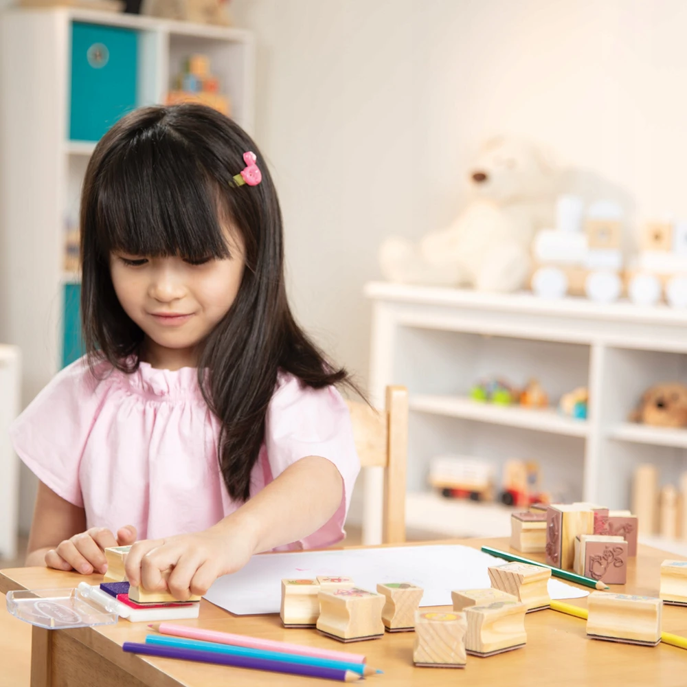 Dėlionė MELISSA & DOUG žaidimų rinkinys „Stamp-a-Scene-Fėjų sodas“