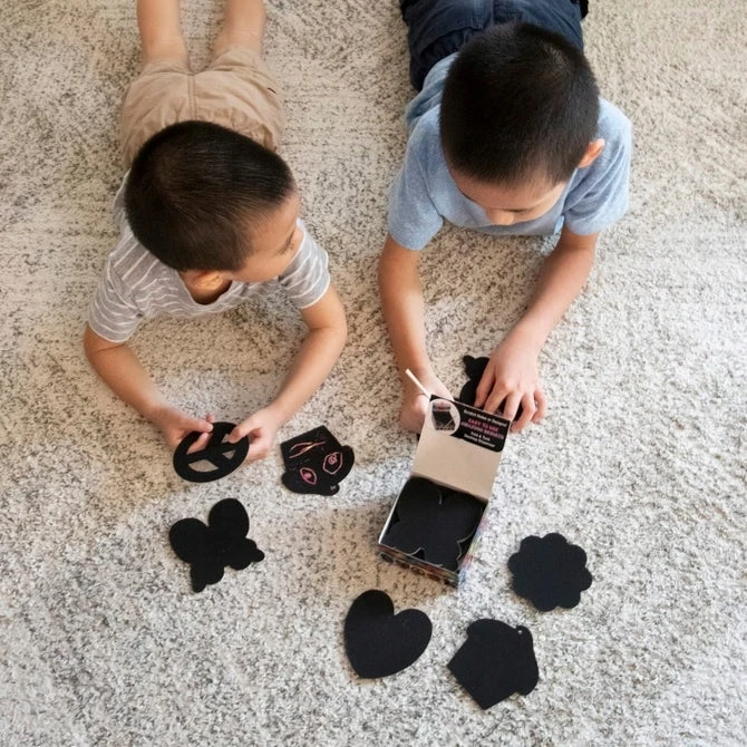 Melissa & Doug Nutrinama kortelė Draugų kortelių rinkinys graviravimui - kūrybingas žaislas