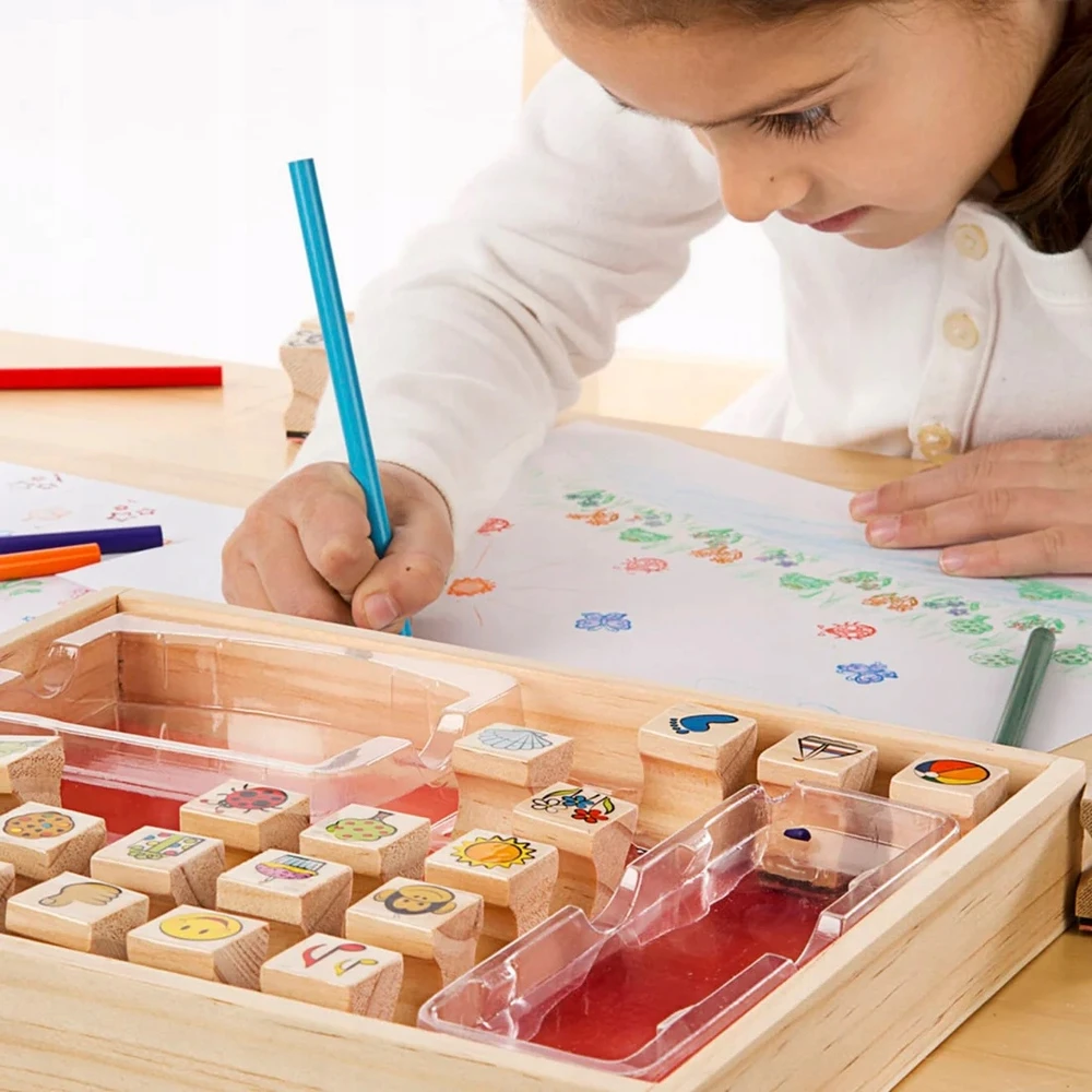 Melissa & Doug Rinkinys Mediniai antspaudai + Kreidelės Antspaudai 26 dizaino MelissaDoug rašalai