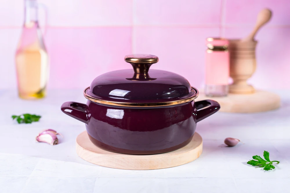 Mondex Metalac Emaliuotas puodas "bordeaux" 16 cm, 1.5 l