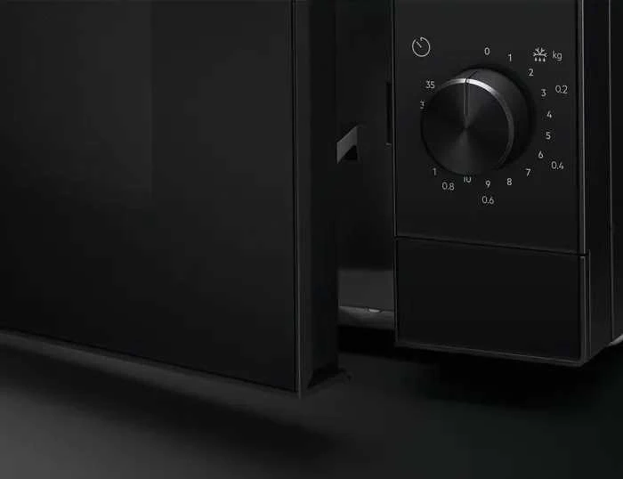 Midea mikrobangų krosnelė | MM720CJ7B | Laisvai pastatoma | 700 W | Juoda