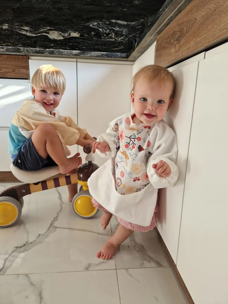 Milababy Seilinukas BLW, vandeniui atsparus prijuostė su kišenėle, ECRI seilinukas
