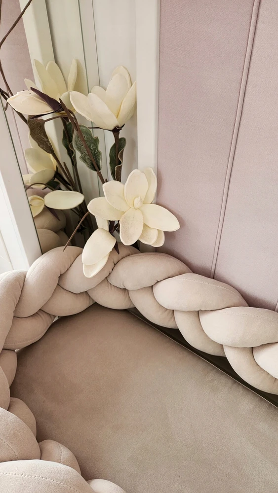 MimiNu OCHRANIACZ do łóżeczka warkocz PREMIUM SOFT PRĄŻEK 220-240 cm ECRU