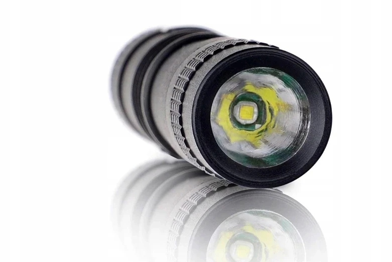Mini LED žibintuvėlis su segtuku 300LM Galingas LED 9cm