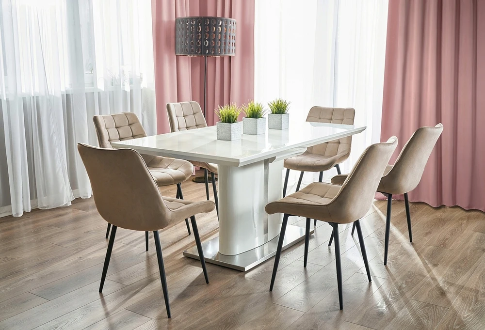 MINKŠTA AKSOMINĖ KĖDĖ svetainei, dygsniuota MISTY smėlio spalvos JUMIhome
