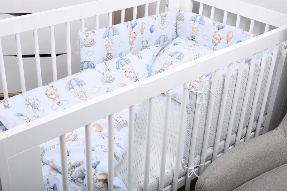 Minkšta kūdikio lovytės apsauga Babymam Balionai, 180x30 cm, mėlyna