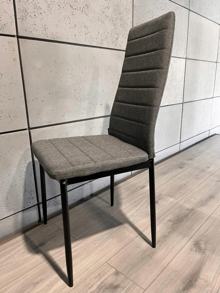 MINŠTA KĖDĖ LUGANO| Pilkas audinys| Juodos modernios kojos