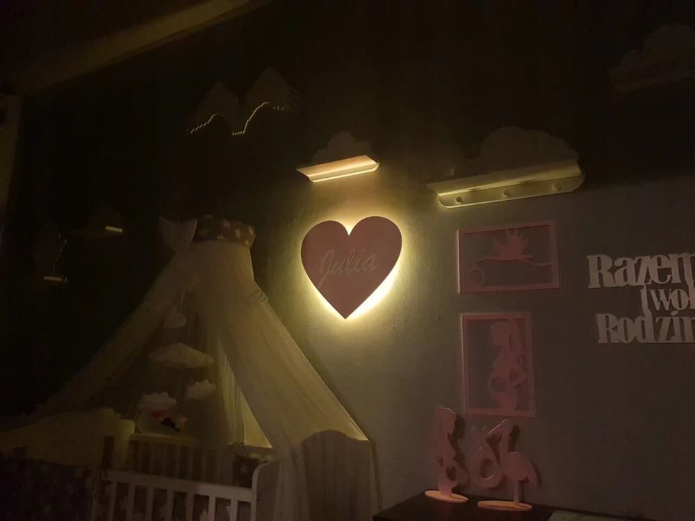 Moliland Lampka nocna serce su imieniem LED na baterie serduszko lampeczka ścienna