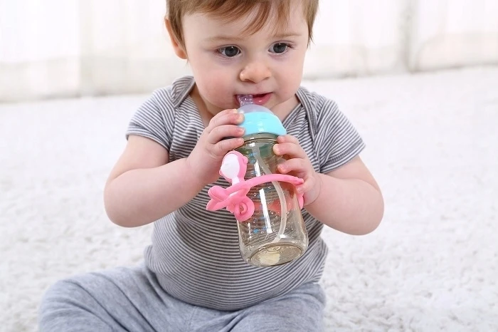Mombella Teether rankena Monkey Toy mėlyna