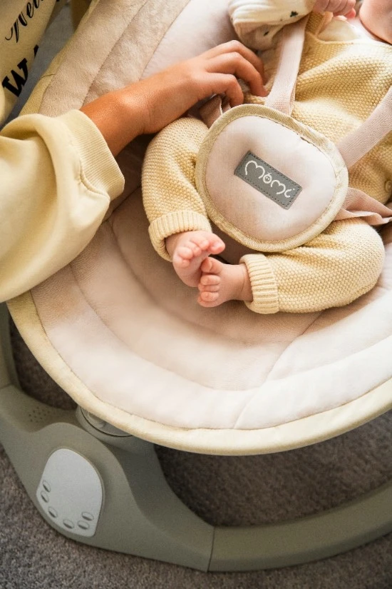 MoMi KENANI SAND automatinės sūpynės, rudos ir smėlio spalvos, su žaislais