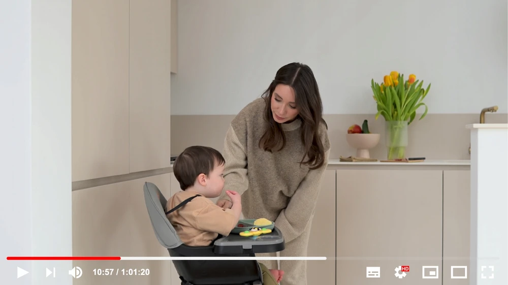 MoMi REKI maitinimo kėdutė, pilka - 2in1, dvigubas padėklas ir atrama kojoms