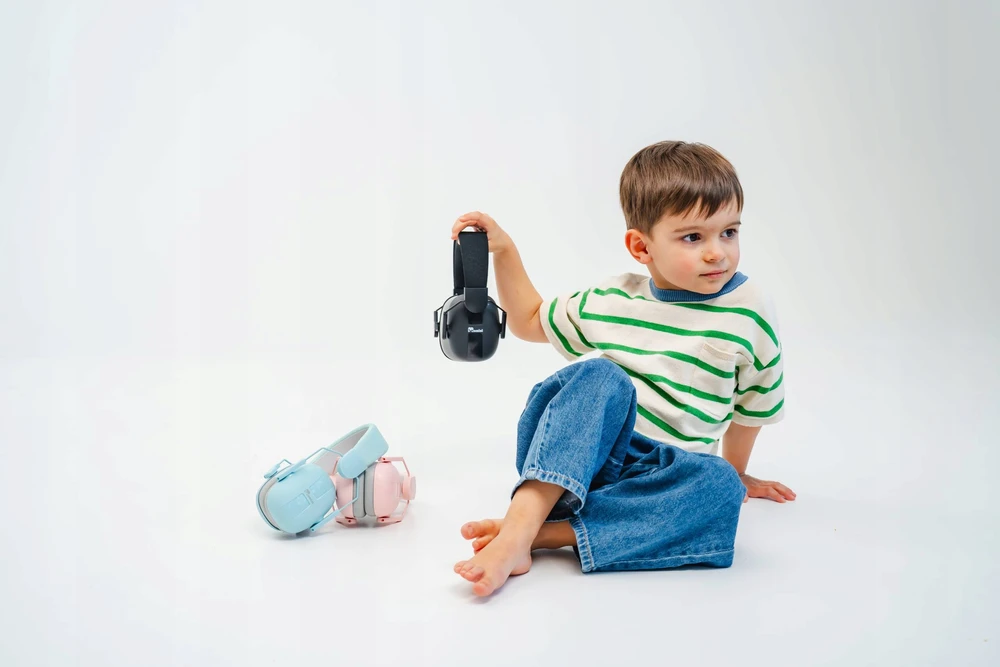 Momini kids noise-reducing earmuffs Milo Juodas