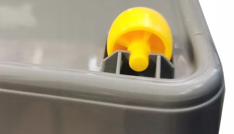 MOXOM Pojemnik pod łóżko 29 l pilka organizer na kółkach plastikowe pudełko