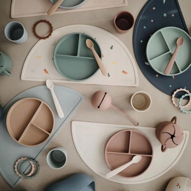 MUSHIE maitinimo šaukštų rinkinys, Shifting Sand/Blush, 2 vnt.