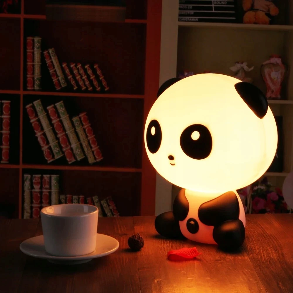 NAKTINIS LEMPAS VAIKAMS BERNIUKAI MERGAITĖS PANDA ANT STALO DOVANA 3D meškiukas