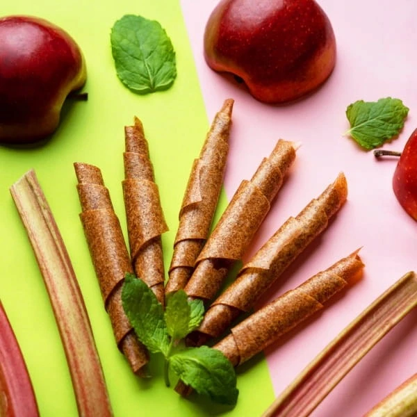 Naturalnie Zdrowi RABARBARŲ RINKINIAI su natūraliu liuteinu ir šiek tiek mėtų 50 g Natūraliai sveika