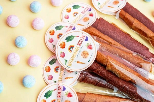 Naturalnie Zdrowi Vaisių suktinukai vaikams 6x15g Twiksy Braškių morkų sveikas užkandis