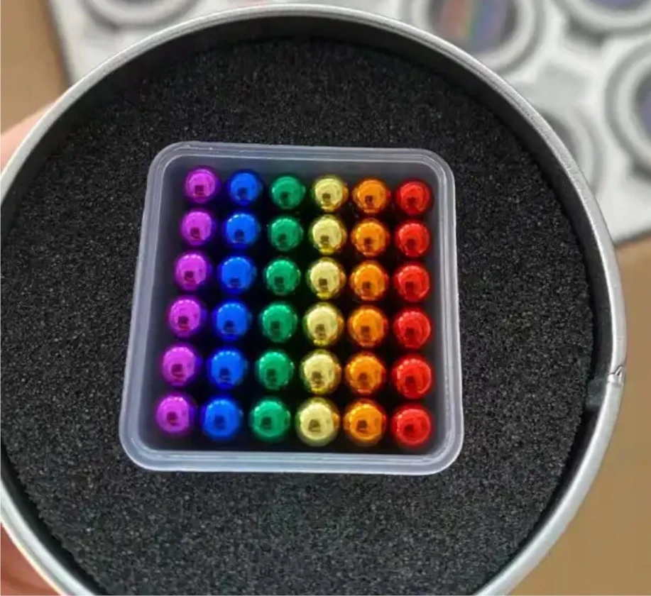 Neocube magnetiniai blokeliai 3D rutuliukai 5mm Vaivorykštė Spalvingas žaislas 216 vnt.