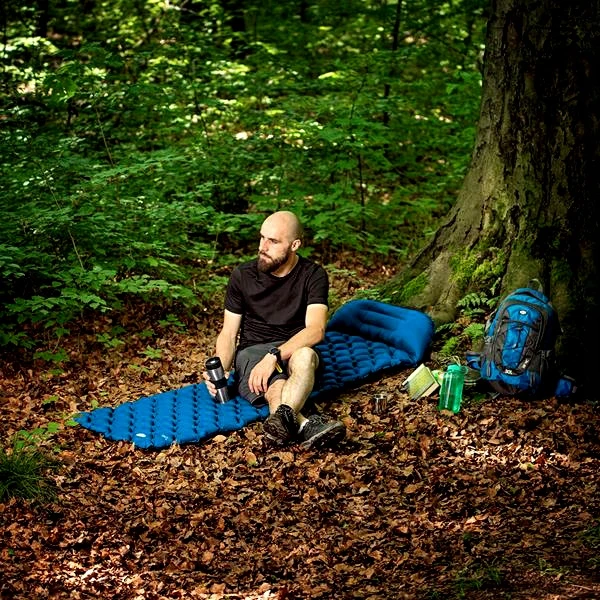 Nils Camp Pripučiamas turistinis čiužinys Nils su pompa