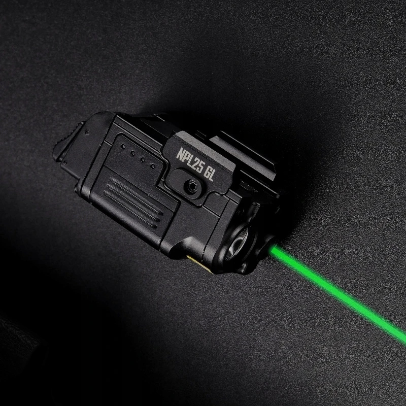Nitecore NPL25GL pistol tactical light – 900-lumen baltas LED, integrated žalias laser, detachable battery, magnetic charging
