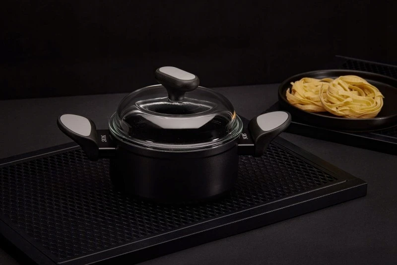 Nois Puodas su dangčiu 24cm, 5.1l, nepridegančia danga Greblon C3+