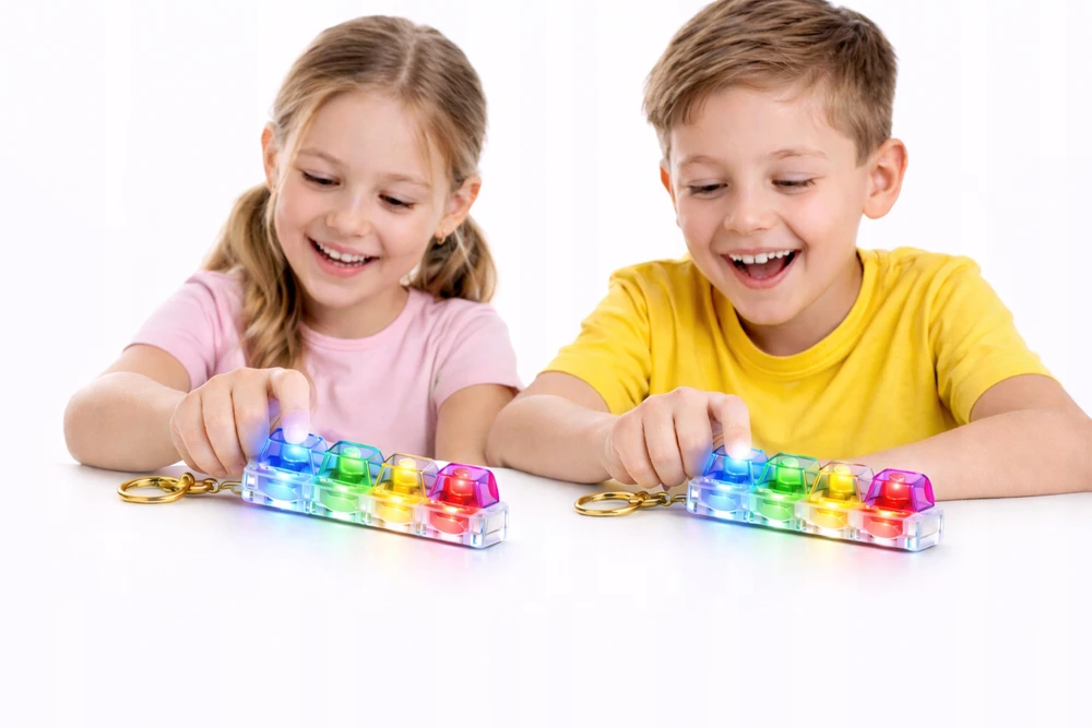 Okami Antistresinis Clicker Keychain Fidget 4 jungikliai Clicker LED apšvietimo klaviatūra
