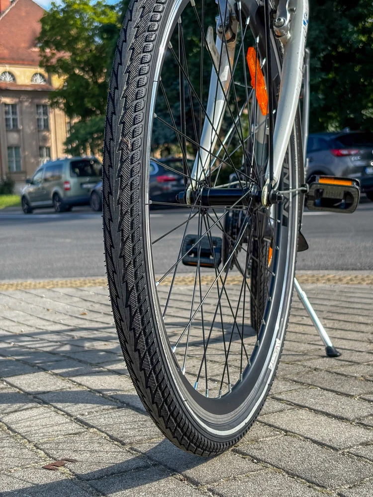 Opona rowerowa 26 TRC 26x1.75 47-559 ANTYPRZEBICIE balta dirželis odblaskowy