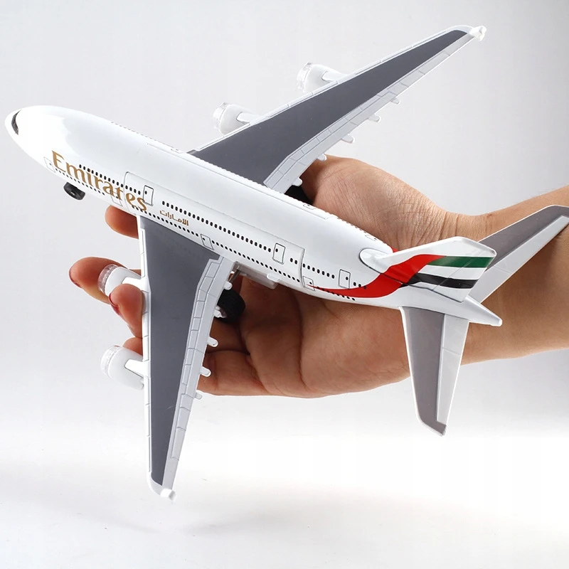 Pan i Pani Gadżet DIDŽIŲJŲ EMYRATAI AIRBUS A380 KELEIVINIO LĖKTUVO METALINIO MODELIO GARSO ŠVIESA