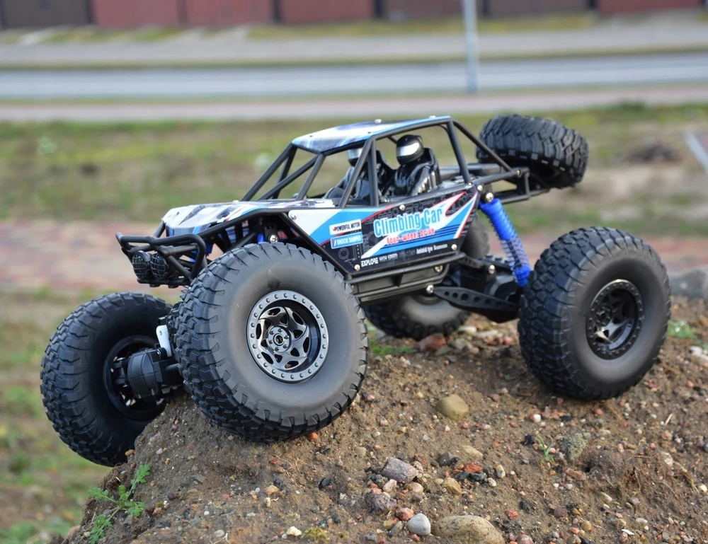 Pan i Pani Gadżet RC CAR 4X4 NUOTOLINIO PULTO VALDOMAS VIŠEELĖS VIŠKINĖLIS DIDELIS 48CM RC AUTO
